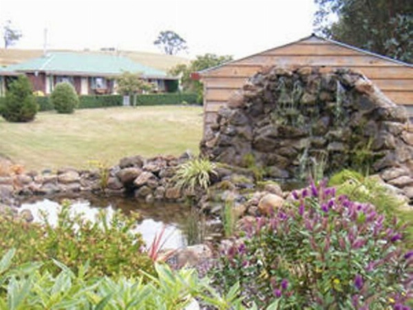Kentish Hills Retreat image 3