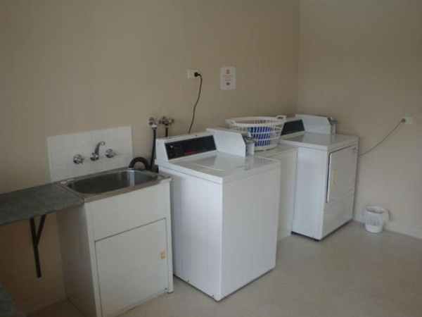 Kentish Hills Retreat image 6