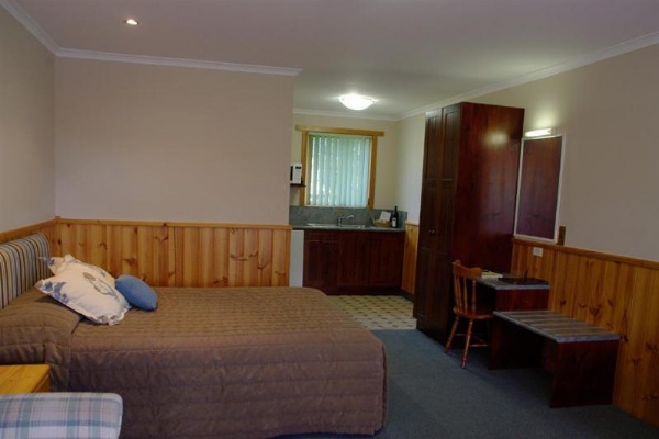 Kentish Hills Retreat image 9